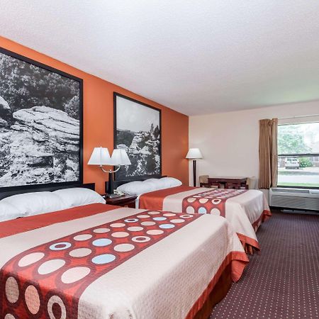 Super 8 By Wyndham Harrisburg Hotel Exterior photo